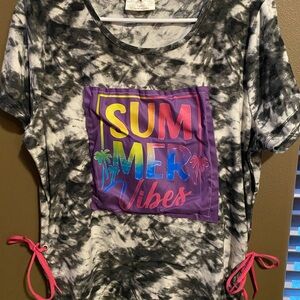 Hand designed women’s “summer vibes” short sleeve shirt size XL